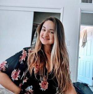 Meet your Posher, Loreina